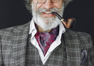 Garnitury szyte na miarę to elegancja, komfort i styl w każdym wieku - foto