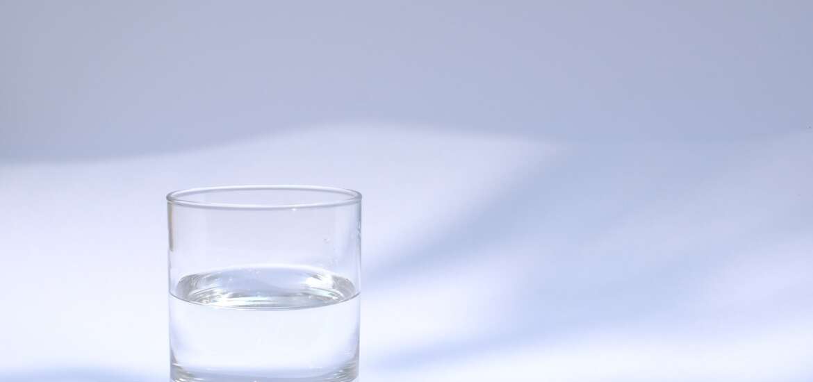 Ile łyżek wody w szklance 200 ml - foto
