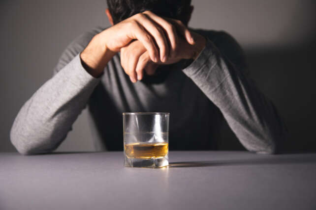 Wszywka alkoholowa PiÅ‚a dyskretnie leczy alkoholizm - foto